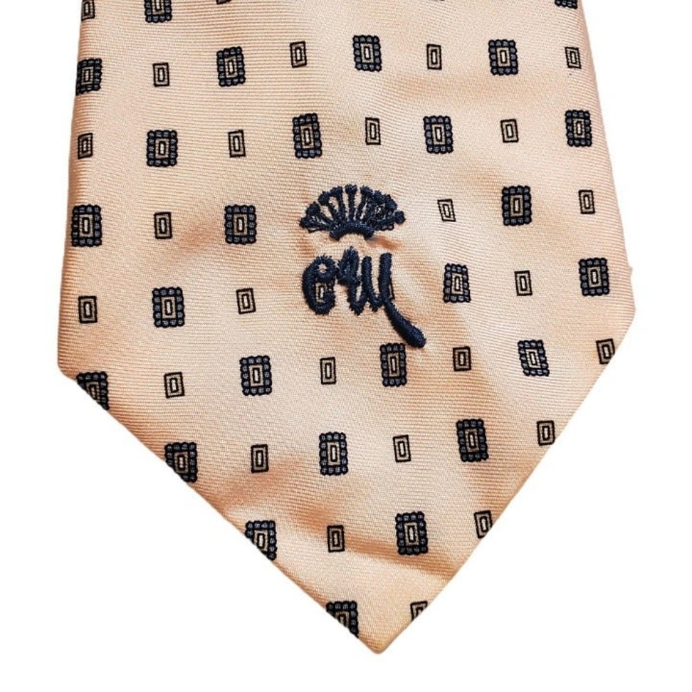 VTG Countess Mara Mens Silk Tie Pink Navy Blue Geometric Medallion Logo Necktie